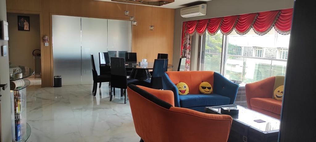 3 BHK Fully Furnished in Libra Tower , Bandra West